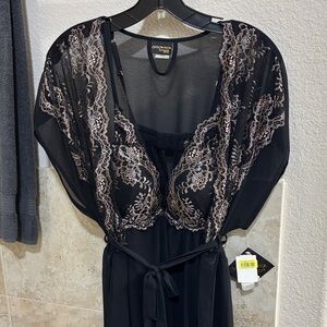 Seductive Black Lace Robe w/Chemise